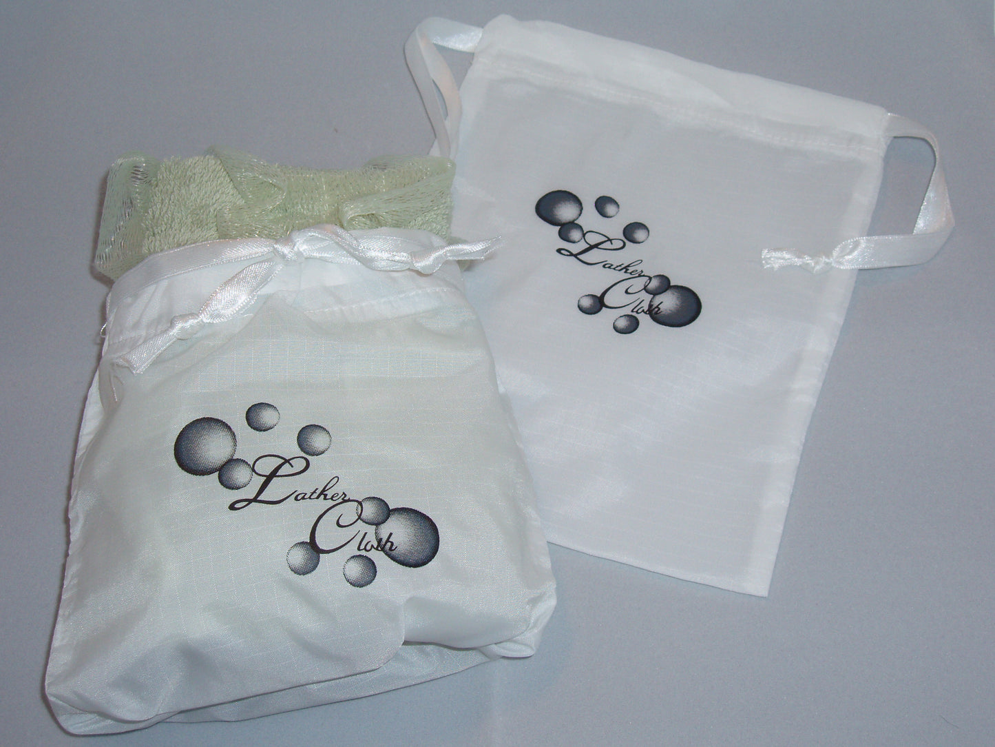 The Lather Cloth™ – Single w/ Pouch