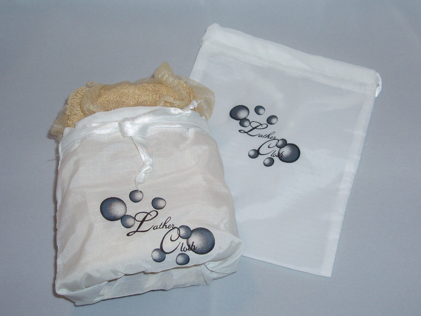 The Lather Cloth™ – Single w/ Pouch