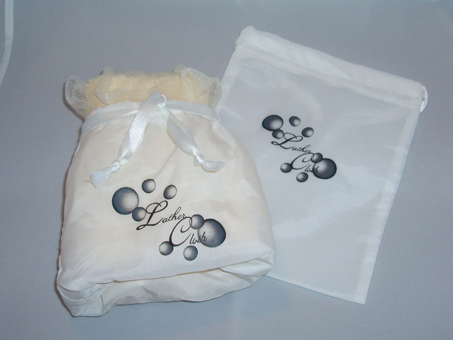 The Lather Cloth™ – Single w/ Pouch